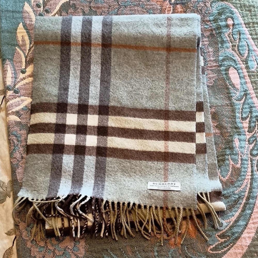 Burberry Grayish Green Plaid Cashmere Scarf - Picture 2 of 7